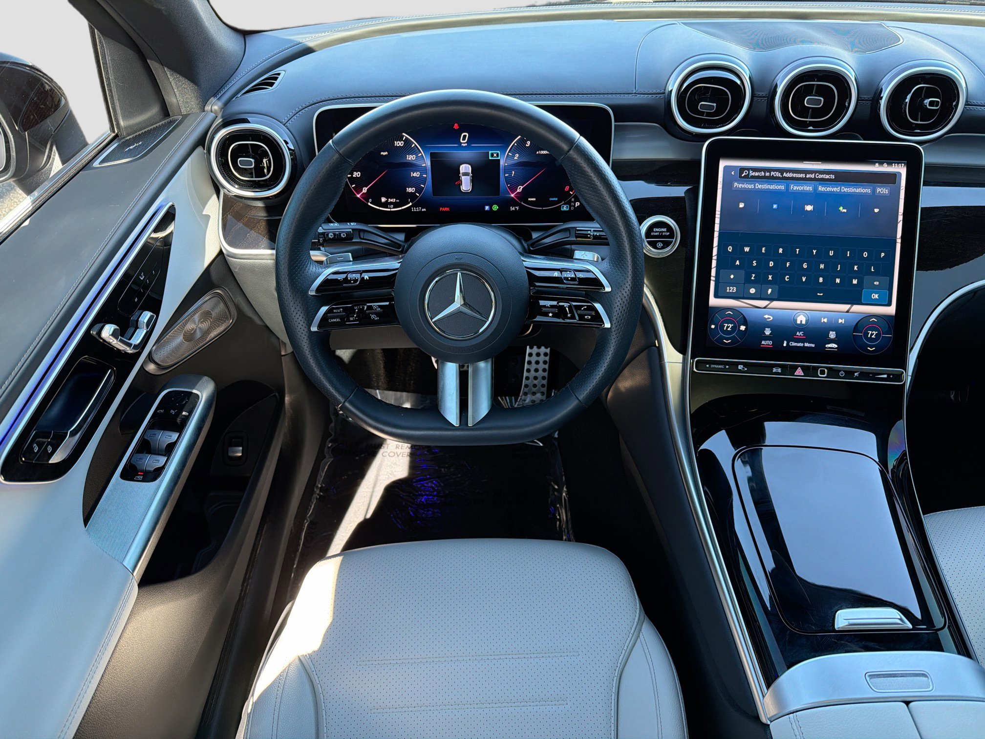 Used 2024 Mercedes-Benz GLC 300 4MATIC image 17