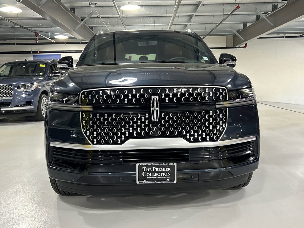 Used 2026 Lincoln Navigator L Reserve AWD/4WD image 6