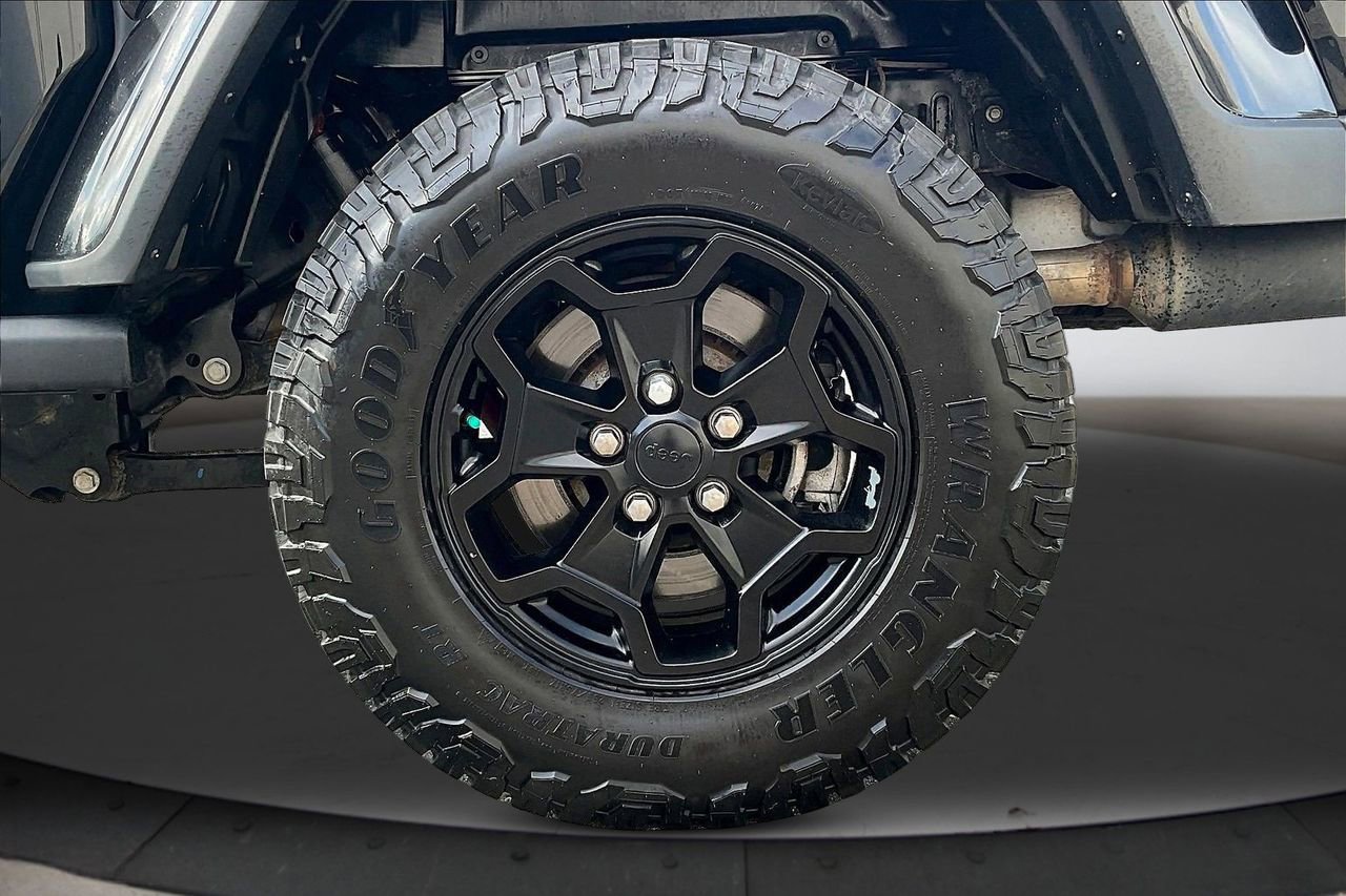 Used 2021 Jeep Gladiator Willys image 35