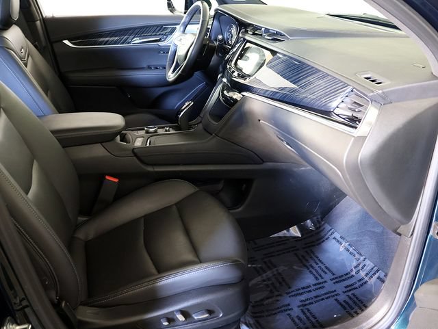 Used 2024 Cadillac XT6 Premium Luxury w/ Technology Package AWD/4WD image 37