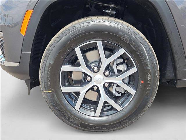 New 2025 Jeep Grand Cherokee L Limited w/ Trailer Tow Package AWD/4WD image 10