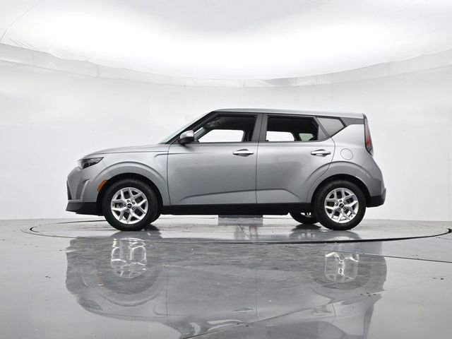 Used 2023 Kia Soul LX w/ LX Technology Package image 36