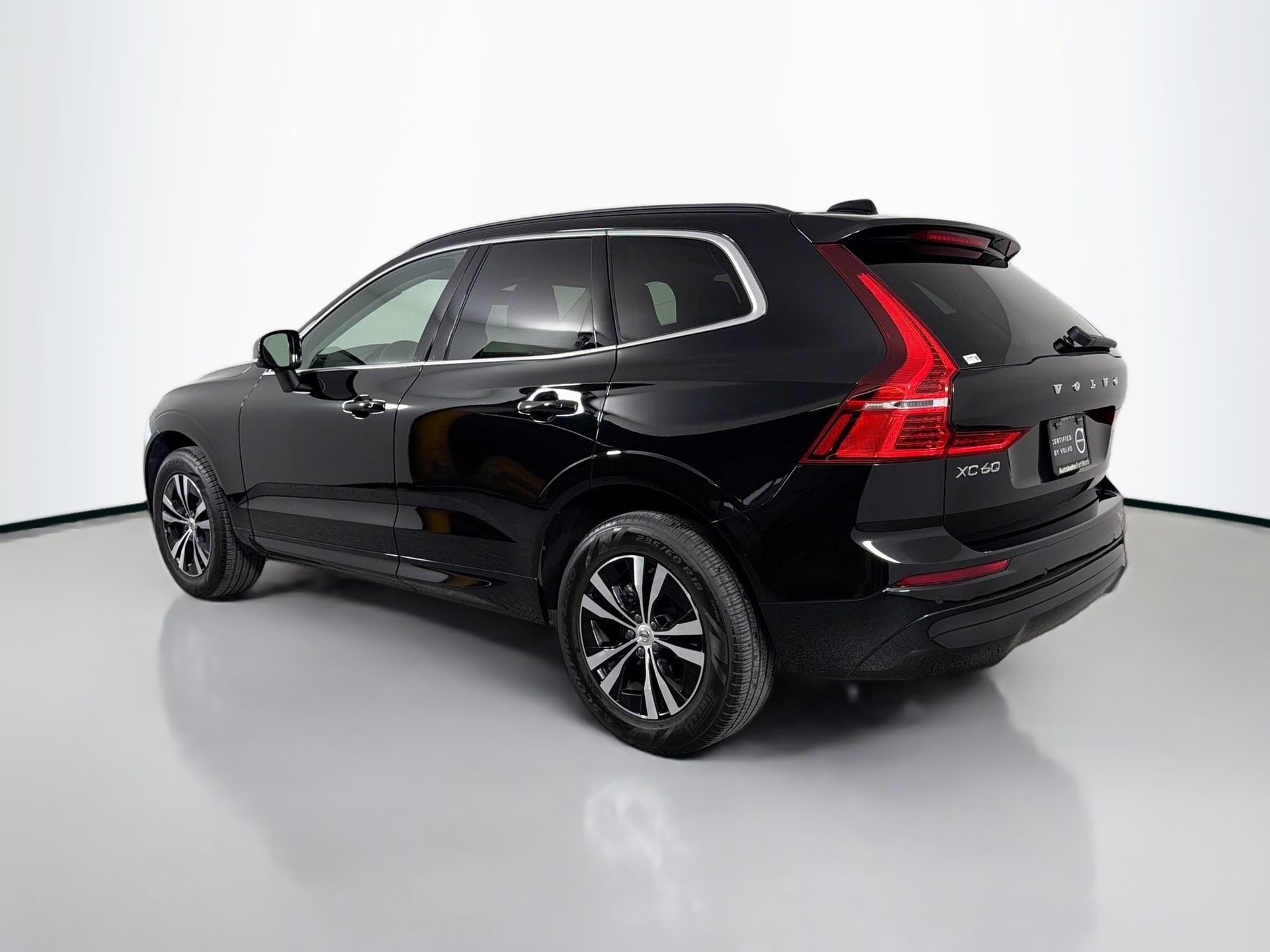 Certified 2023 Volvo XC60 B5 Core image 8
