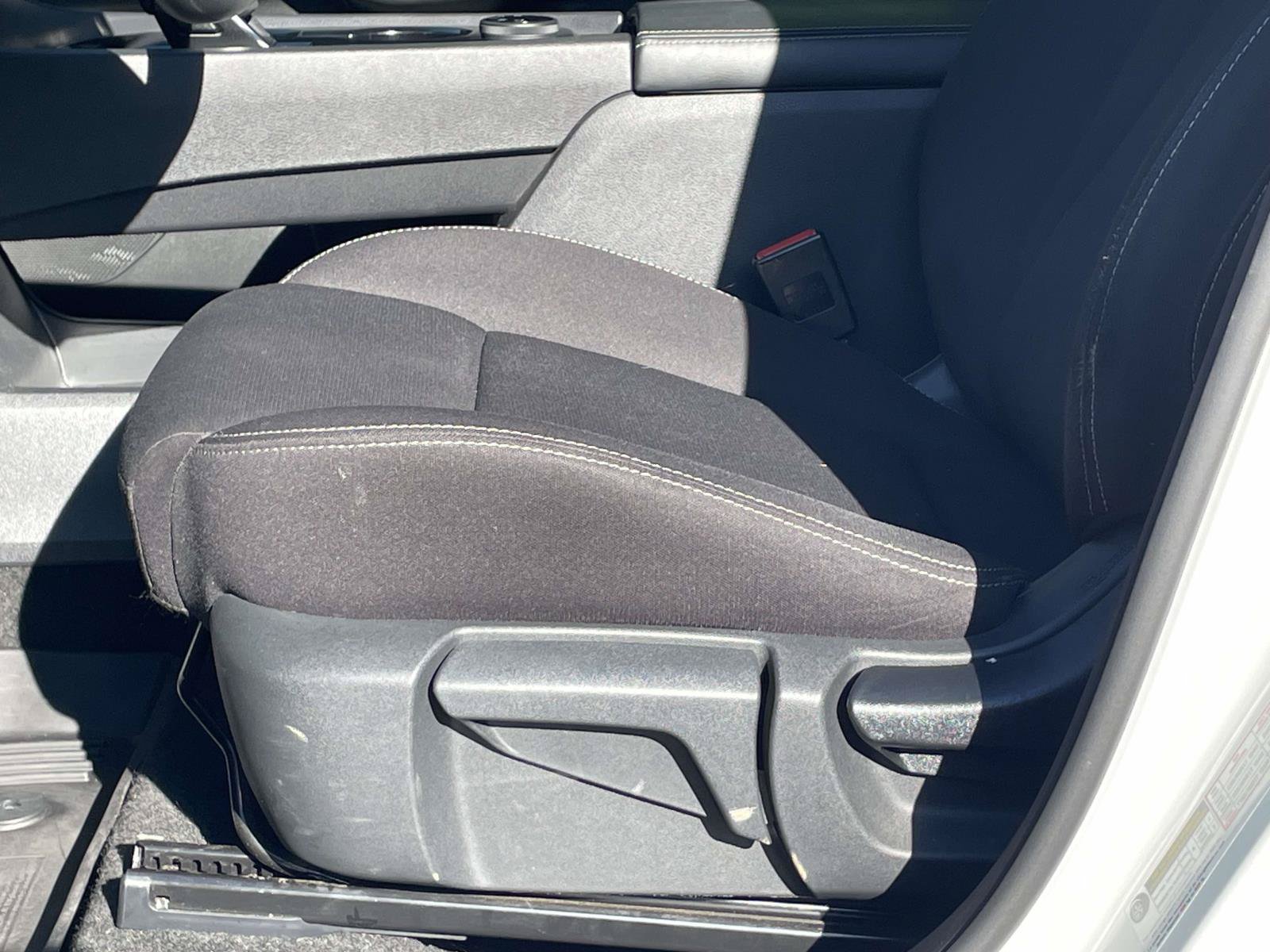 Used 2023 Nissan Rogue S AWD/4WD image 15