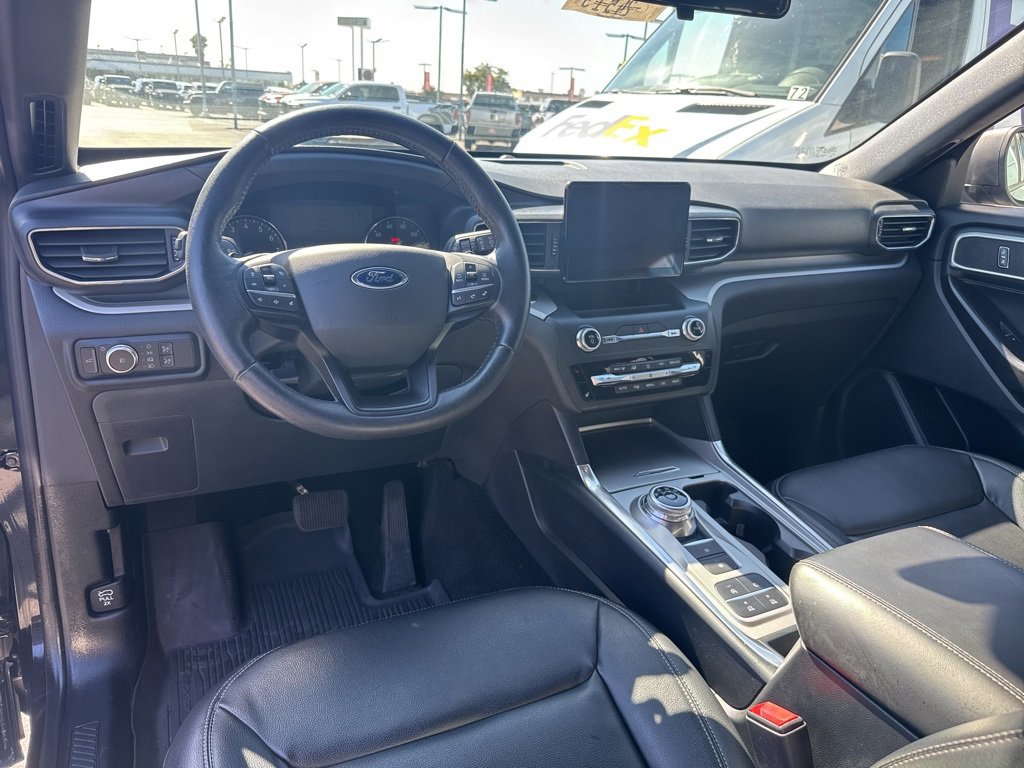 Used 2020 Ford Explorer XLT w/ Equipment Group 202A image 18