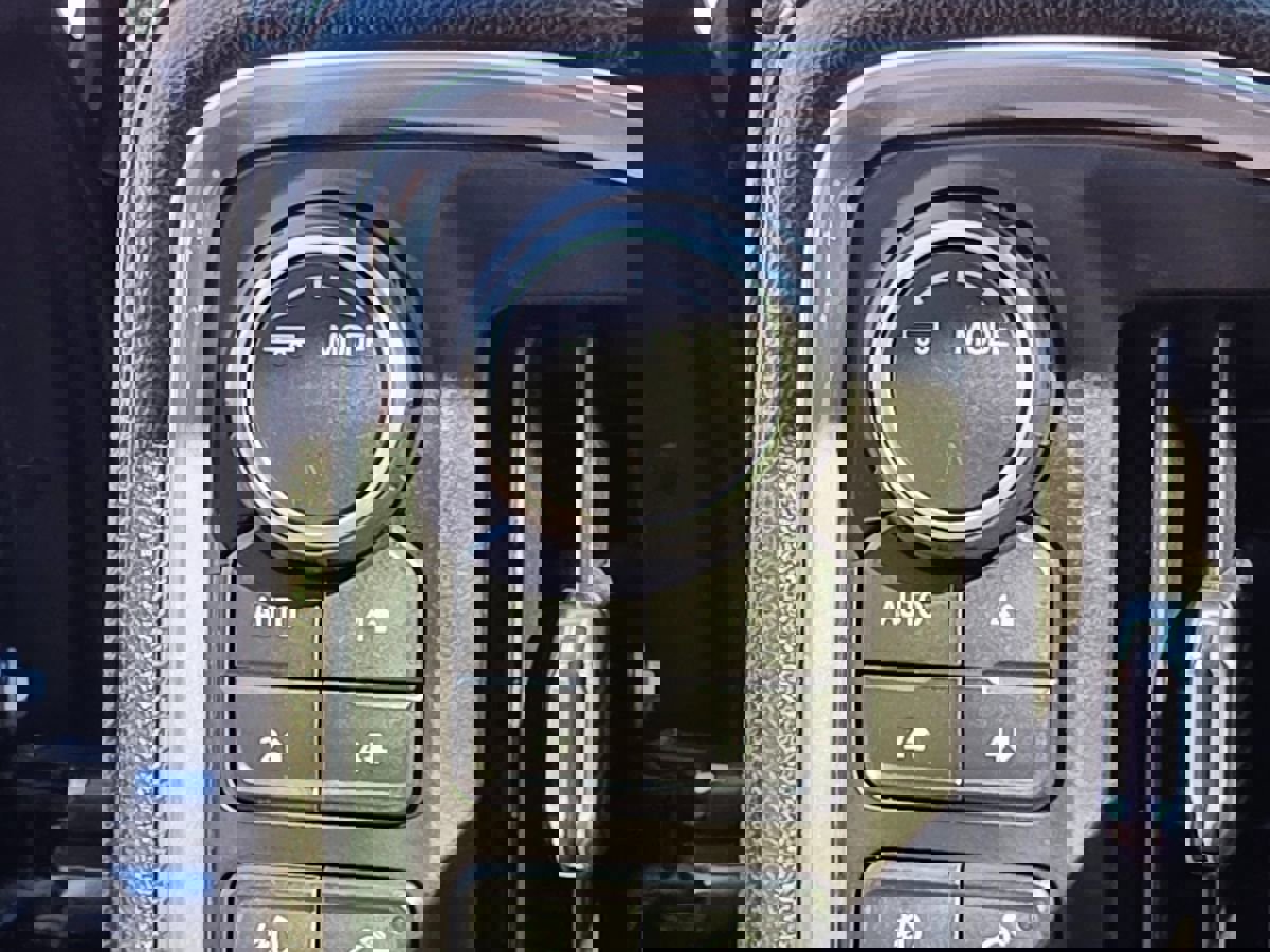 Used 2020 Chevrolet Silverado 2500 LTZ w/ LTZ Premium Package image 50