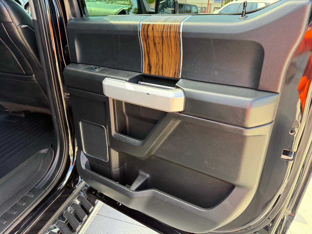 Used 2019 Ford F150 Lariat AWD/4WD image 18