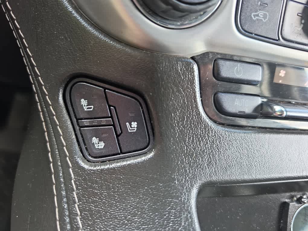 Used 2020 GMC Yukon XL SLT AWD/4WD image 21