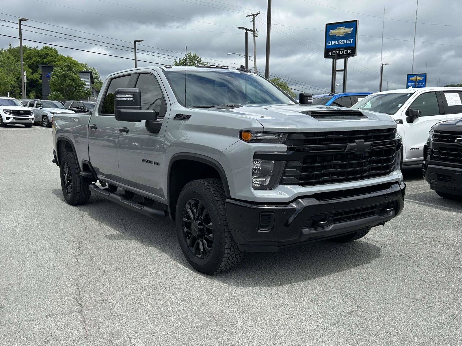 Used 2025 Chevrolet Silverado 2500 Custom w/ Custom Value Package AWD/4WD image 1