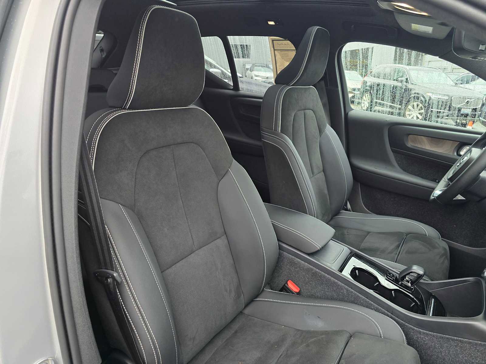 Certified 2023 Volvo XC40 Recharge Plus w/ Protection Package Premier image 21