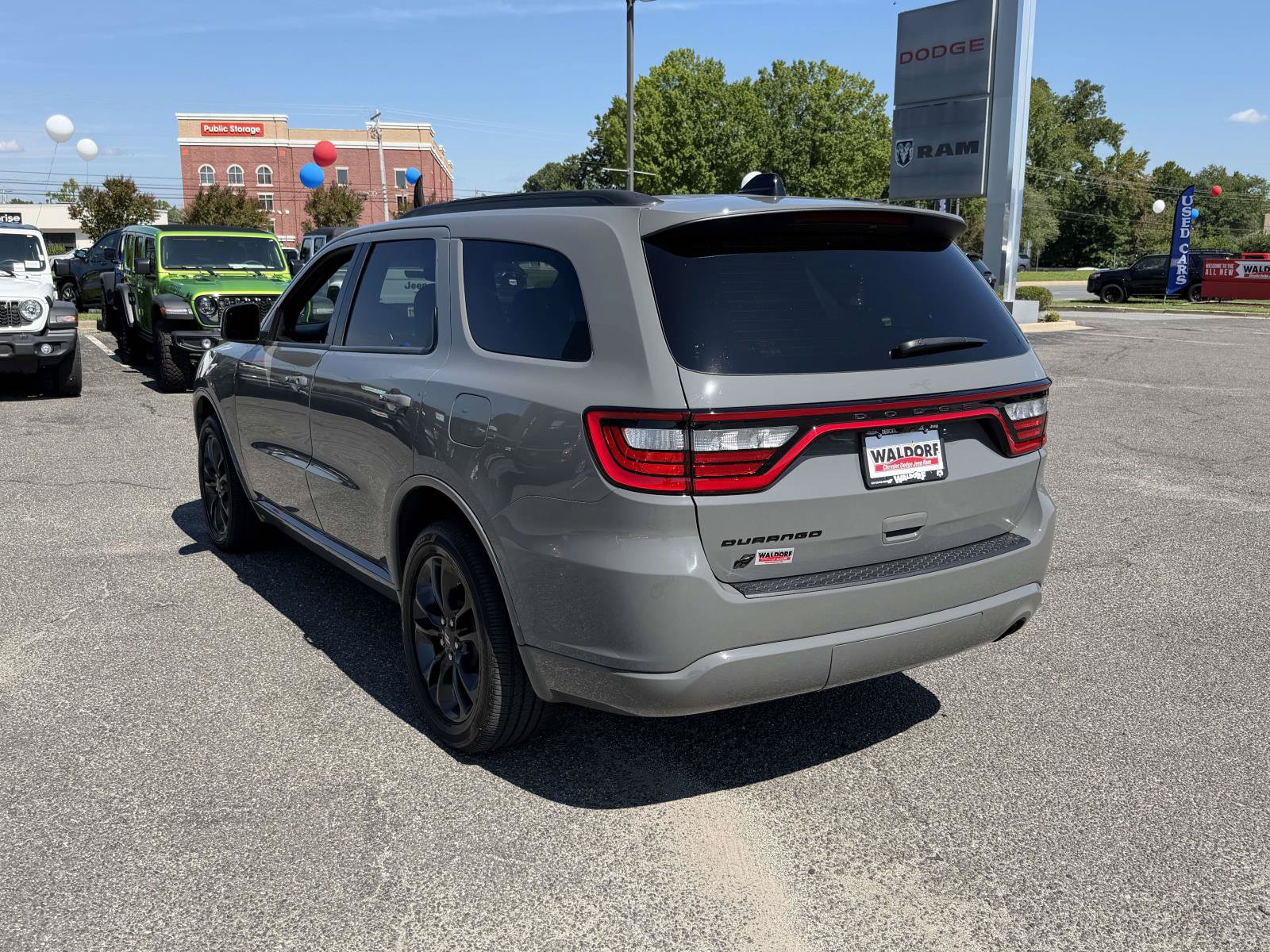 Used 2024 Dodge Durango SXT w/ SXT Blacktop Group AWD/4WD image 5