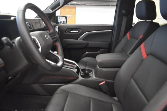 Used 2023 Chevrolet Colorado Z71 w/ Z71 Convenience Package 2 AWD/4WD image 22