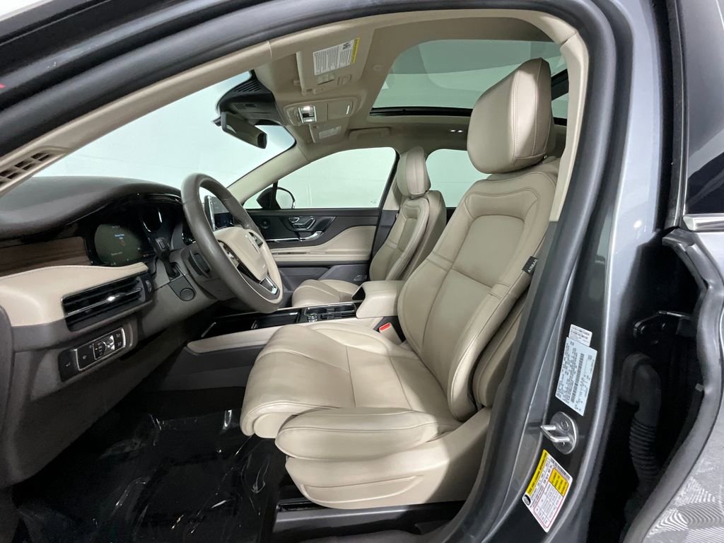 Certified 2022 Lincoln Corsair Reserve w/ Equipment Group 201A image 16