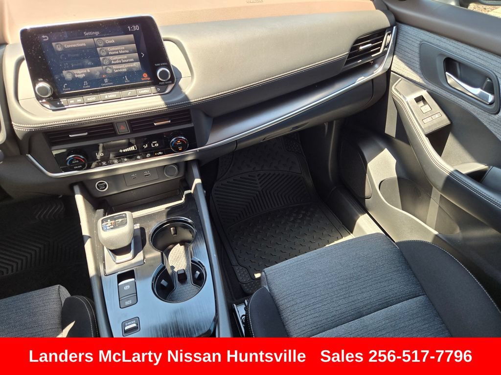Used 2023 Nissan Rogue SV FWD image 16