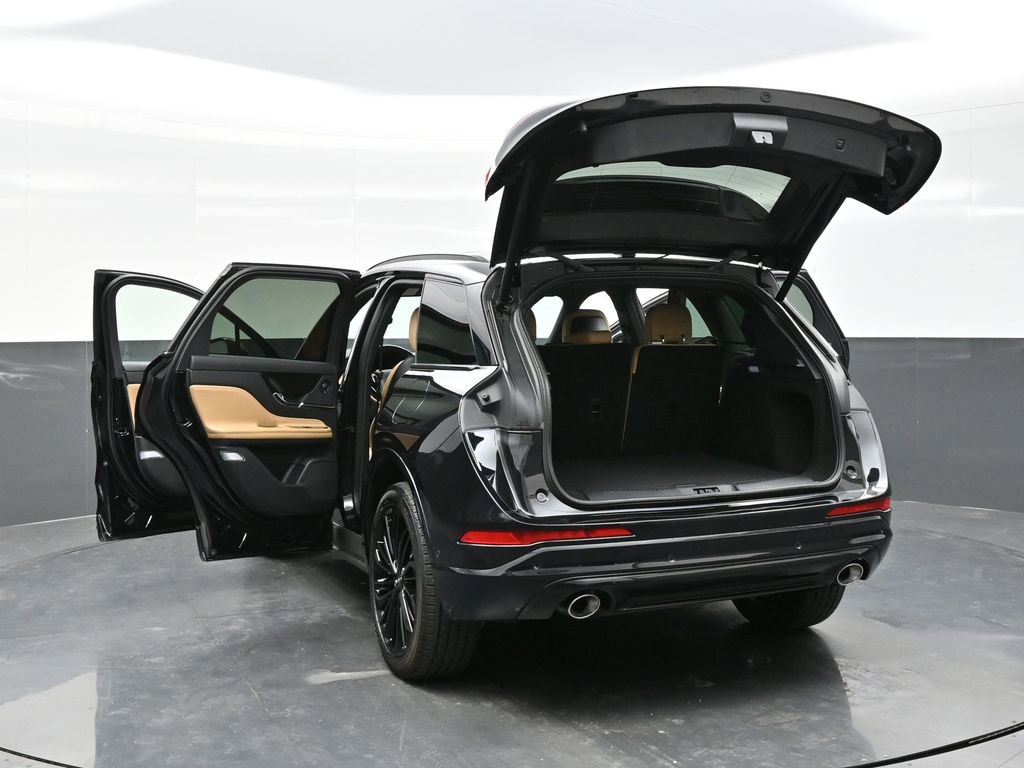 Used 2023 Lincoln Corsair Reserve w/ Equipment Group 202A image 40