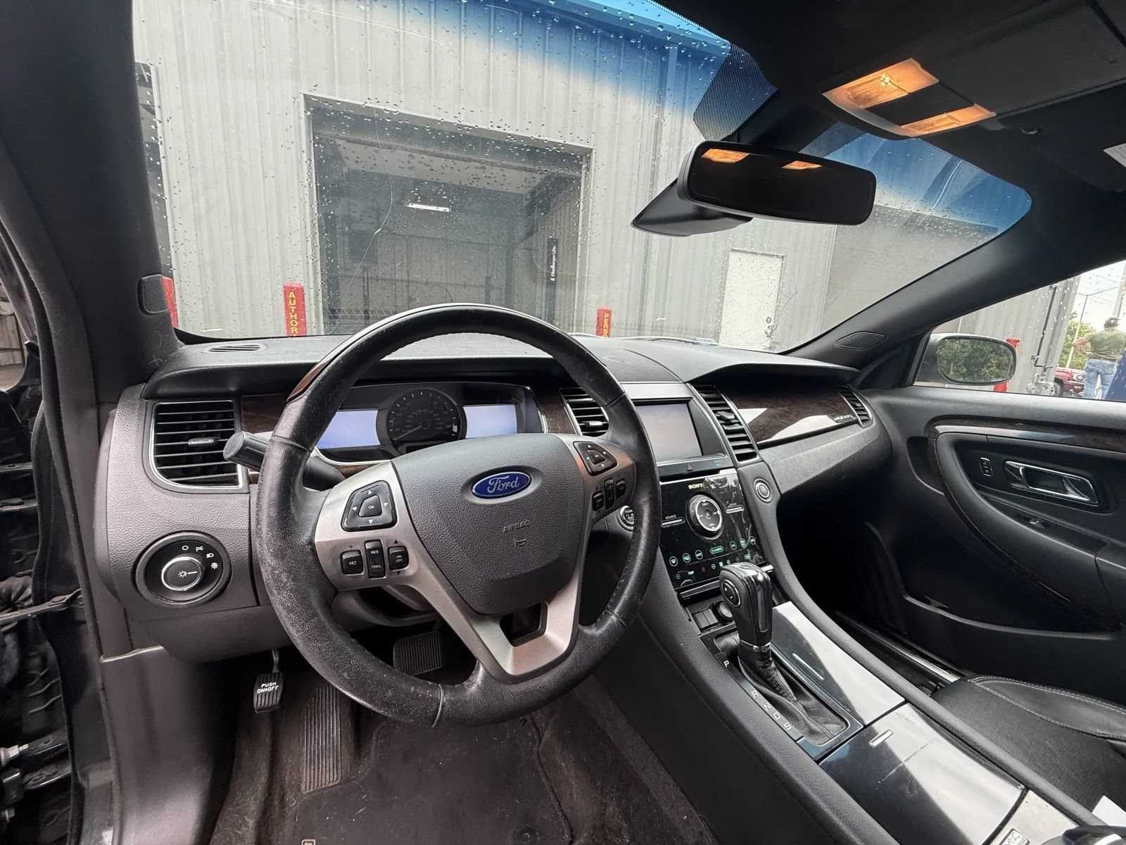 Used 2014 Ford Taurus Limited w/ Equipment Group 301A FWD image 7