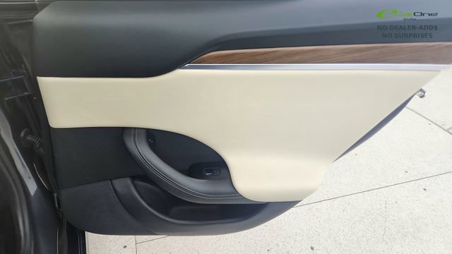 Used 2022 Tesla Model S image 26