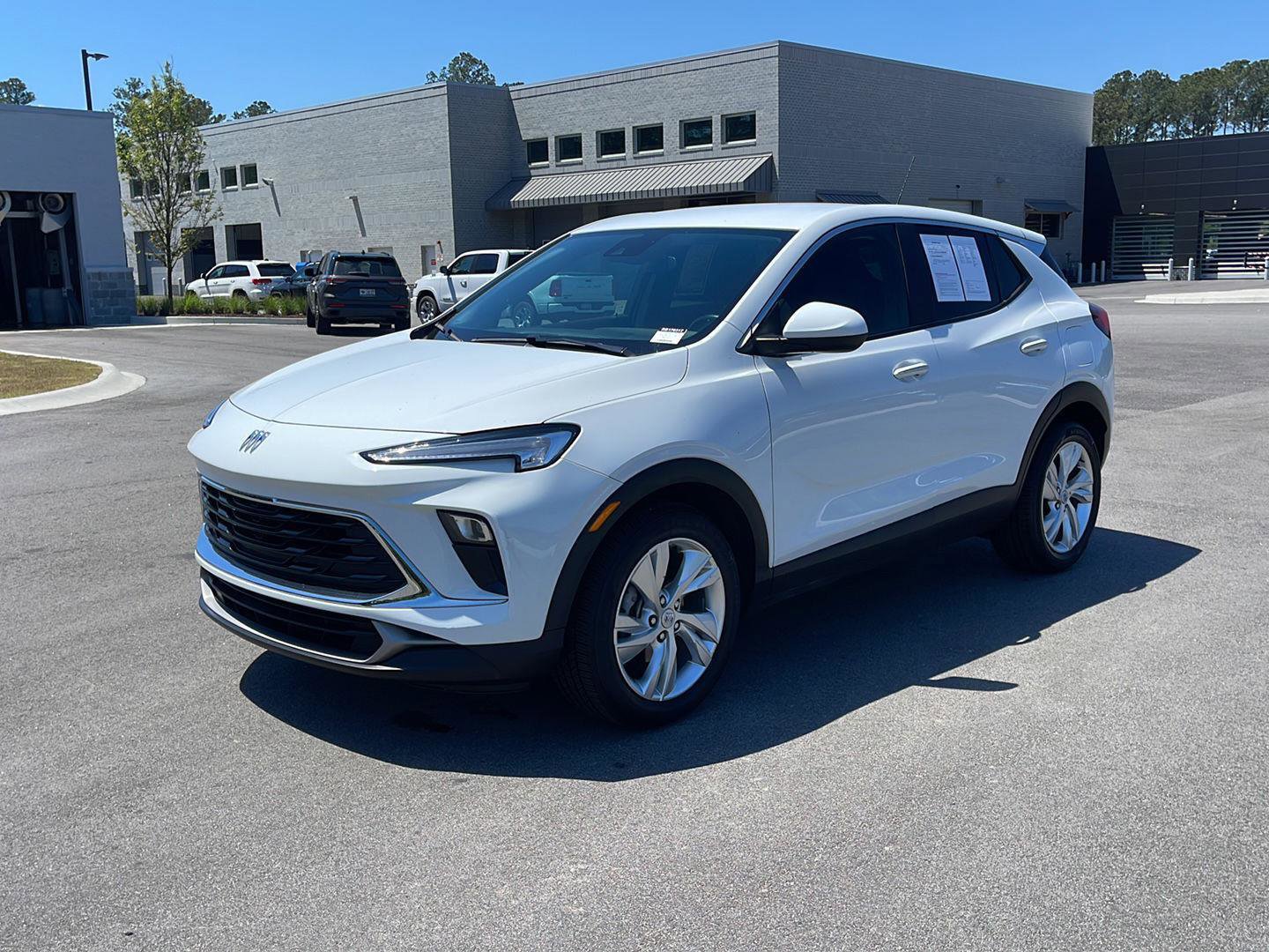 Used 2024 Buick Encore GX Preferred image 3