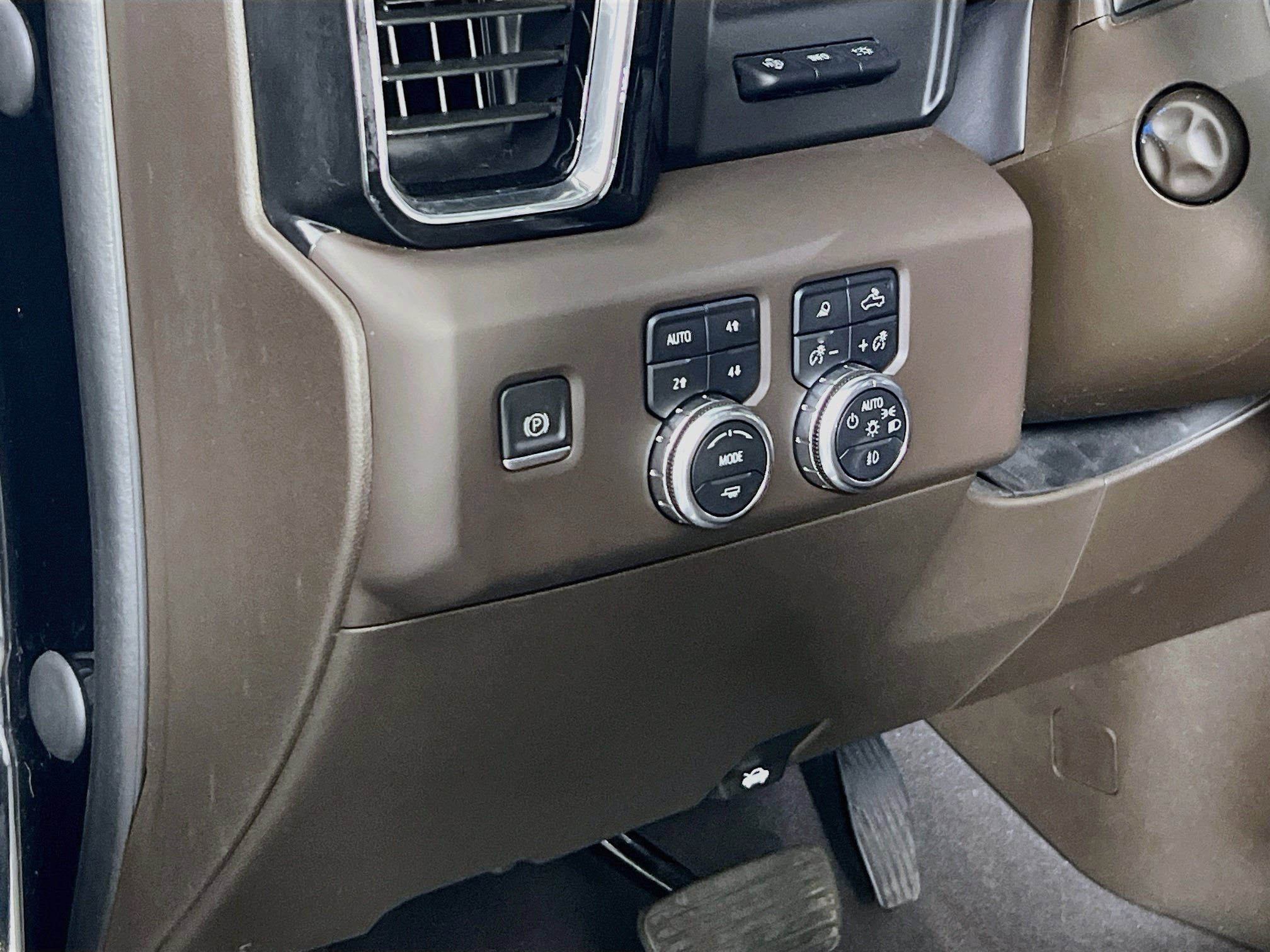 Used 2023 GMC Sierra 1500 Denali w/ Denali Reserve Package AWD/4WD image 10