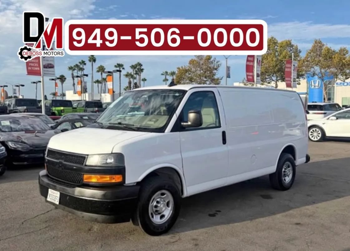 Used 2021 Chevrolet Express 3500 w/ Driver Convenience Package RWD image 1