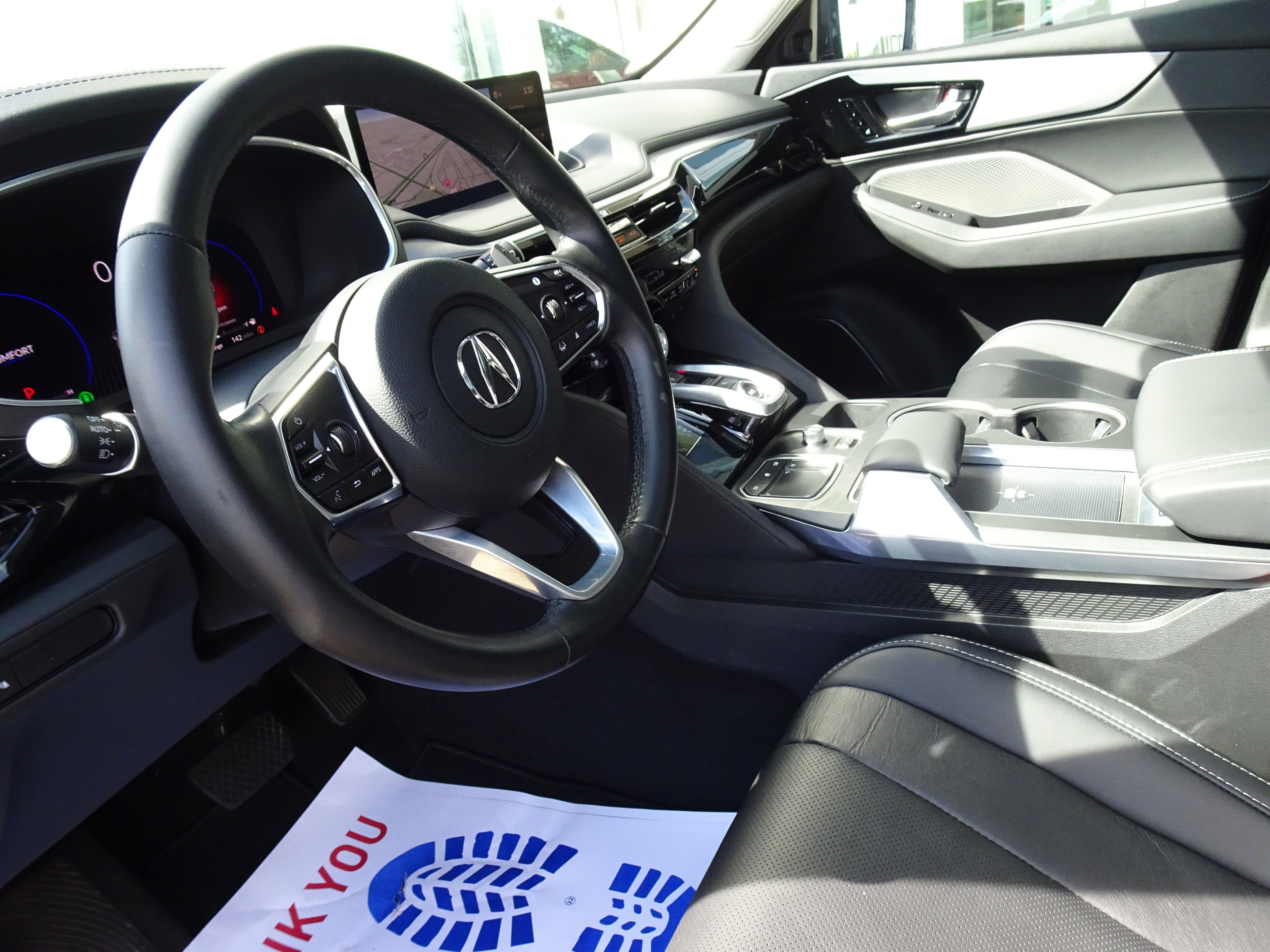 Used 2023 Acura MDX SH-AWD w/ Technology Package image 12