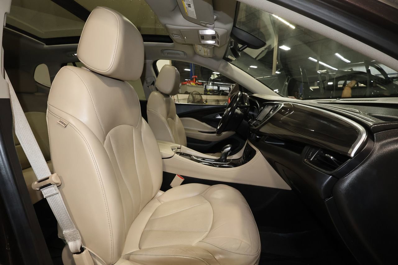 Used 2020 Buick Envision Essence image 27