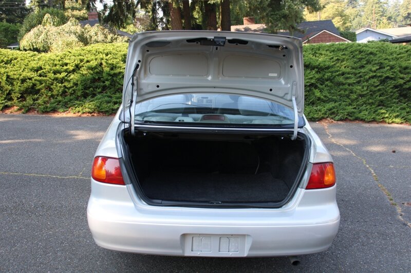 Used 2002 Toyota Corolla LE FWD image 16