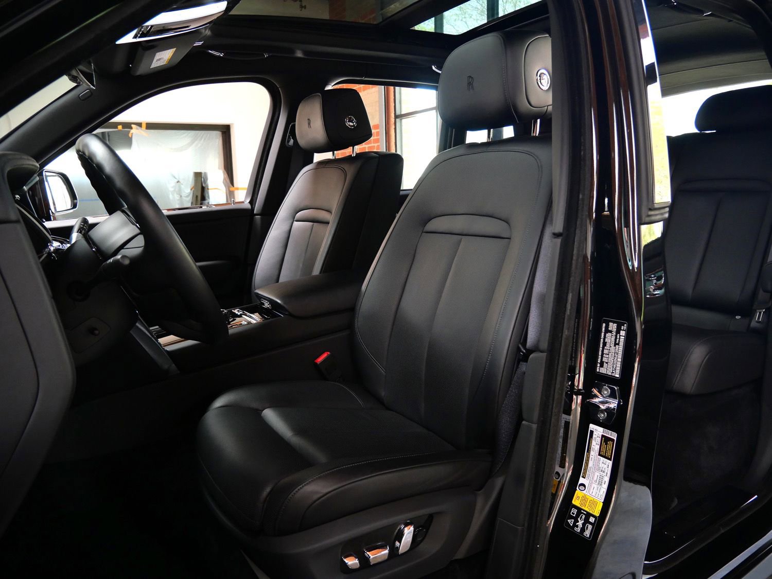 Certified 2022 Rolls-Royce Cullinan AWD/4WD image 26