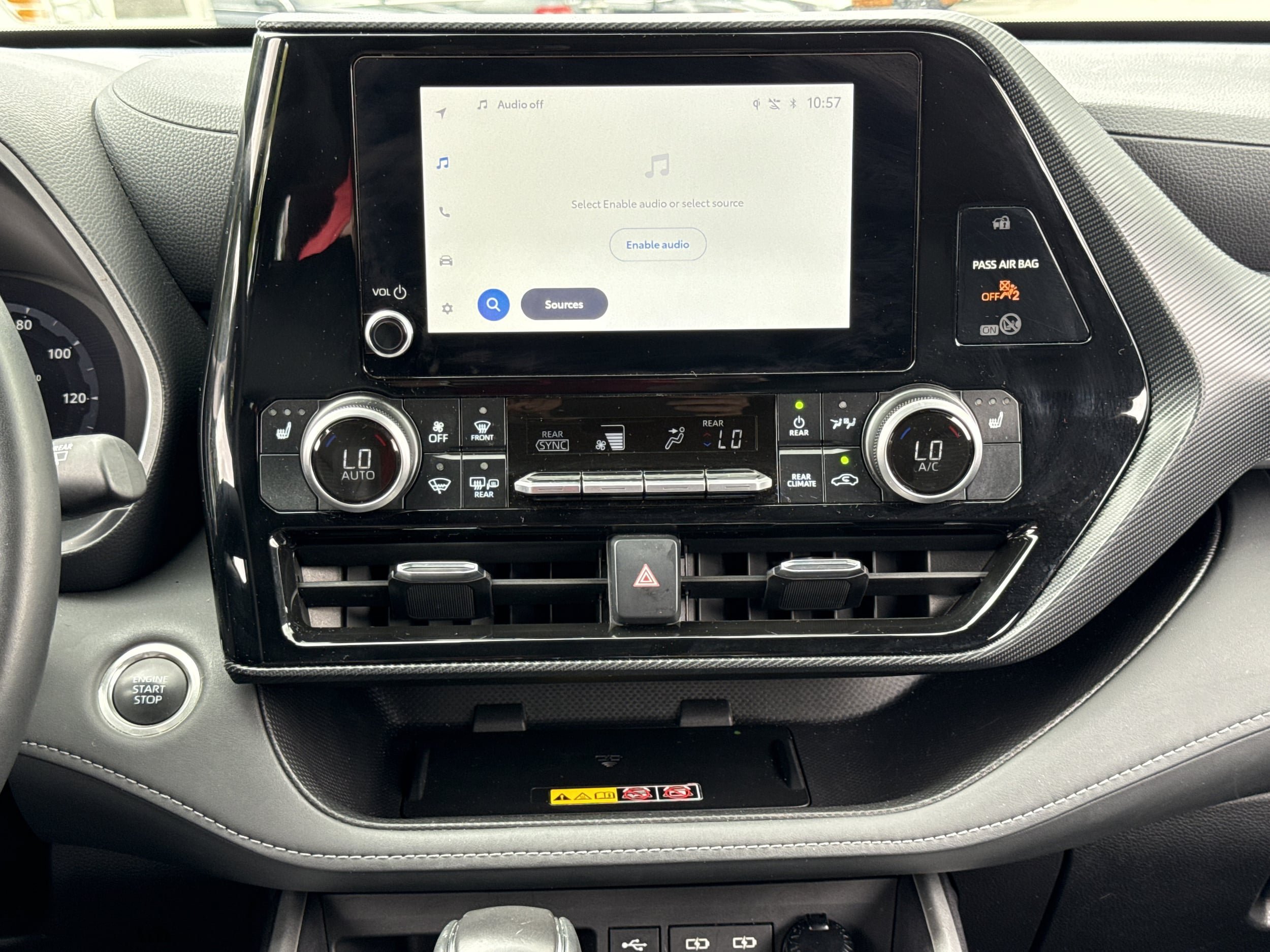 Certified 2025 Toyota Highlander XSE AWD/4WD image 4