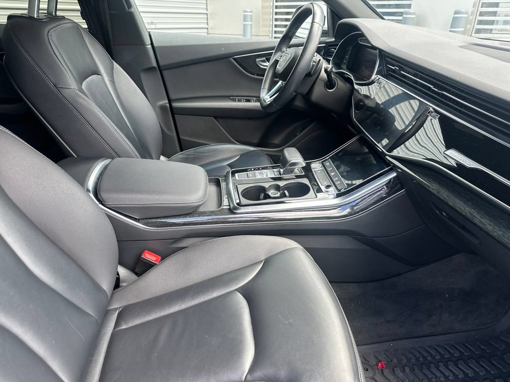 Used 2019 Audi Q8 Premium w/ Convenience Package AWD/4WD image 9