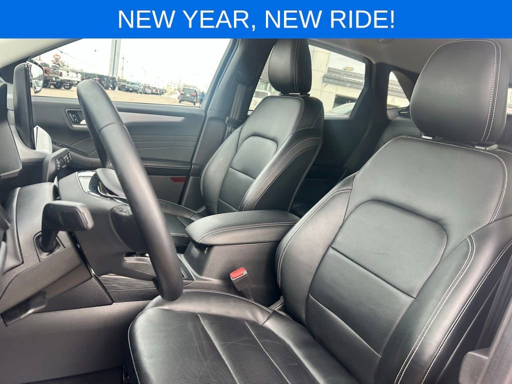 Used 2023 Ford Escape Platinum w/ Class II Trailer Tow Package image 17