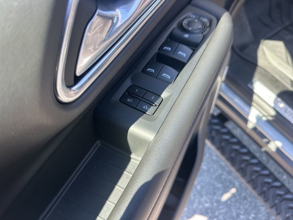 Used 2024 Chevrolet Tahoe Z71 image 11