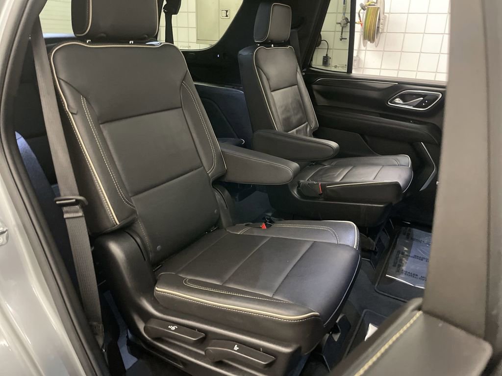 Used 2024 GMC Yukon SLT w/ SLT Luxury Package AWD/4WD image 22