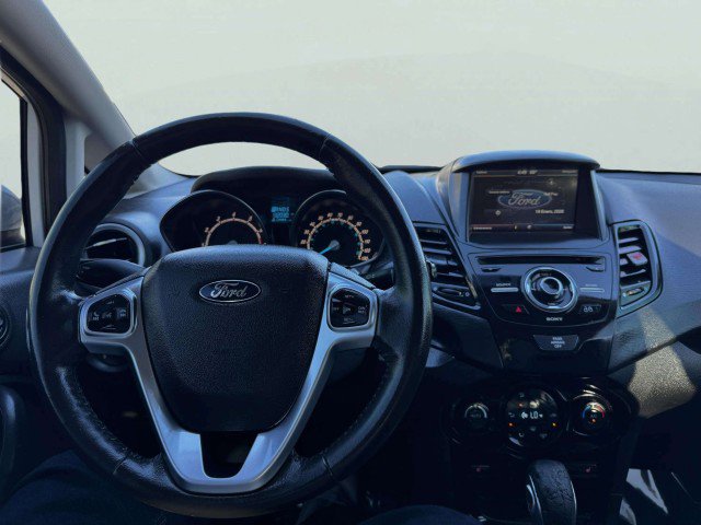 Used 2014 Ford Fiesta Titanium image 28