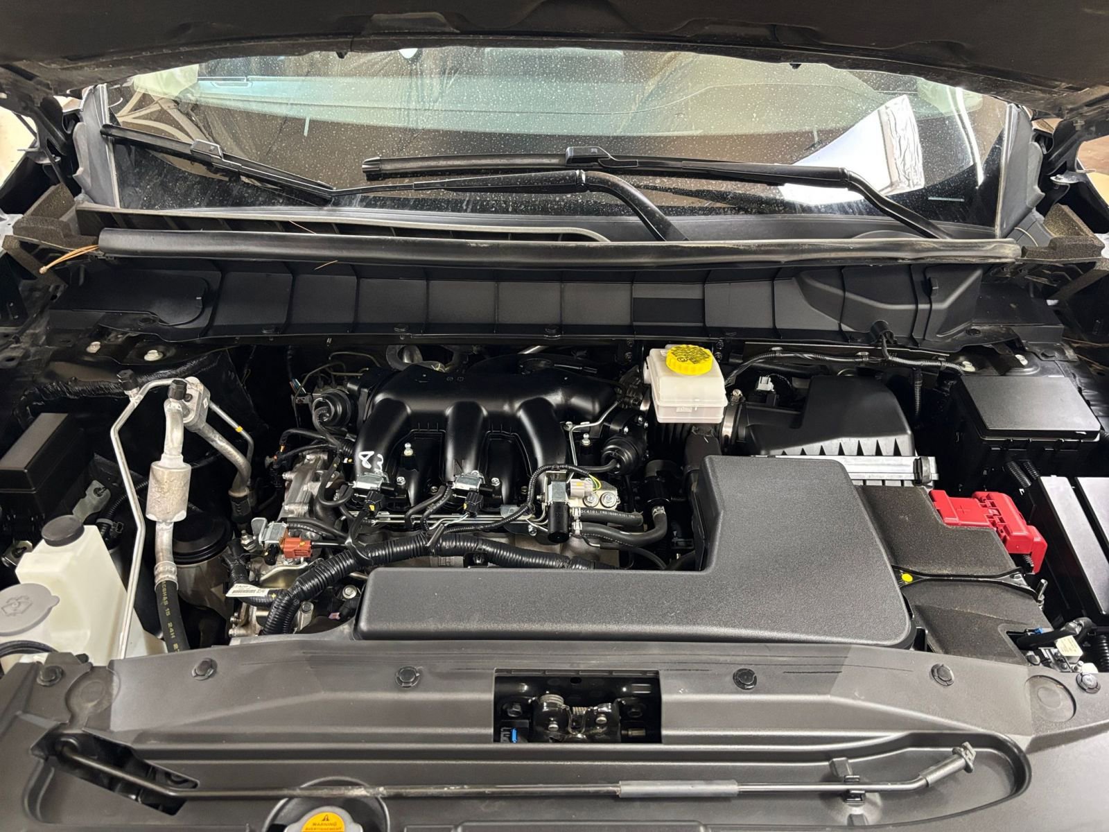 Used 2025 Nissan Pathfinder SV FWD image 35