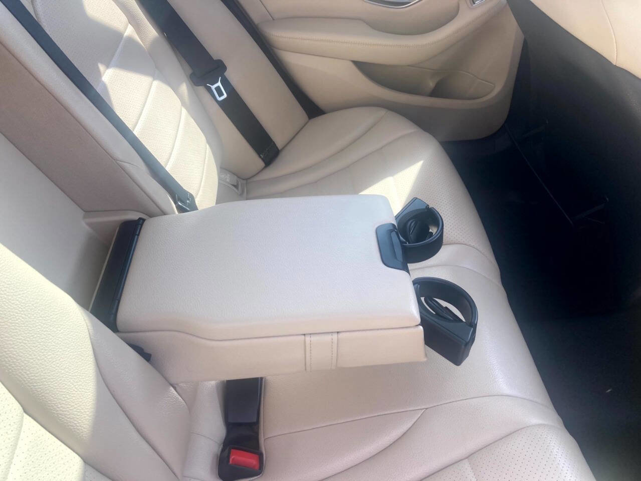 Used 2015 Mercedes-Benz C 300 4MATIC Sedan image 14