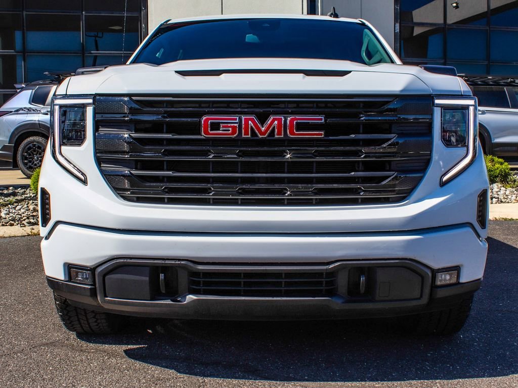 Used 2025 GMC Sierra 1500 Elevation AWD/4WD image 2