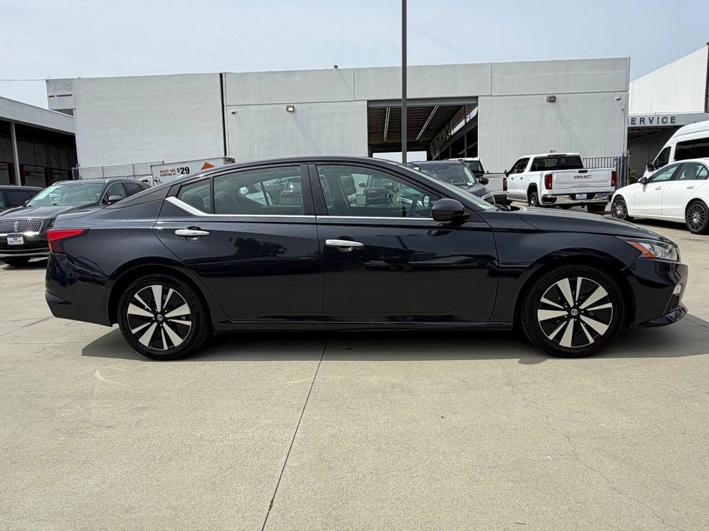 Used 2022 Nissan Altima 2.5 SV FWD image 6