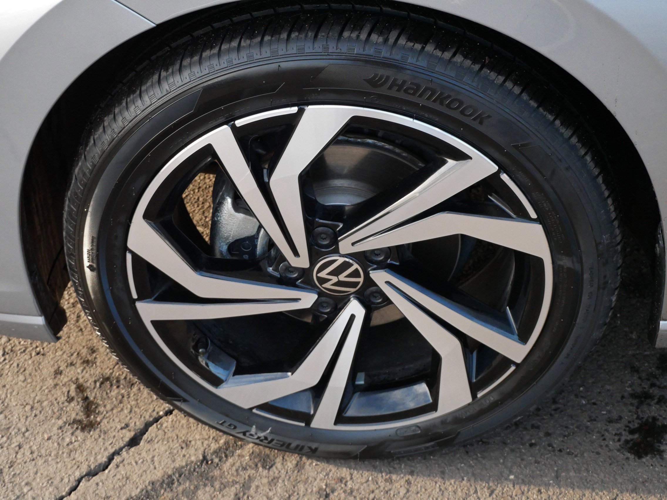 Certified 2025 Volkswagen Jetta SEL image 15