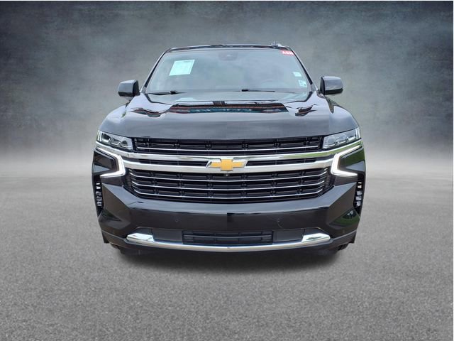 Used 2023 Chevrolet Suburban LT w/ Luxury Package RWD image 2