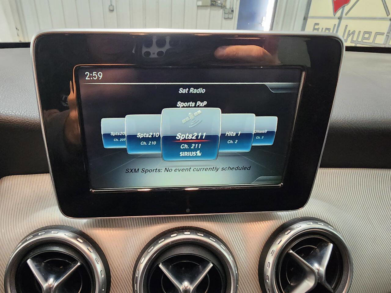 Used 2017 Mercedes-Benz GLA 250 4MATIC w/ Premium Package image 25