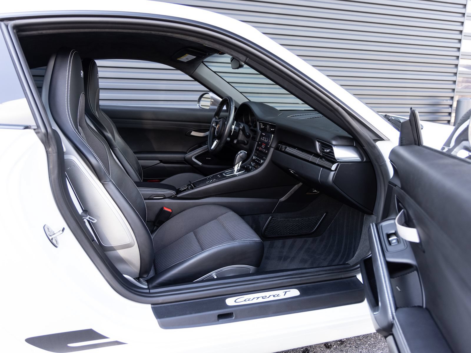 Certified 2018 Porsche 911 Carrera T RWD image 29