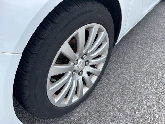Used 2011 Buick Regal CXL w/ RL4 Preferred Equipment Group FWD image 11