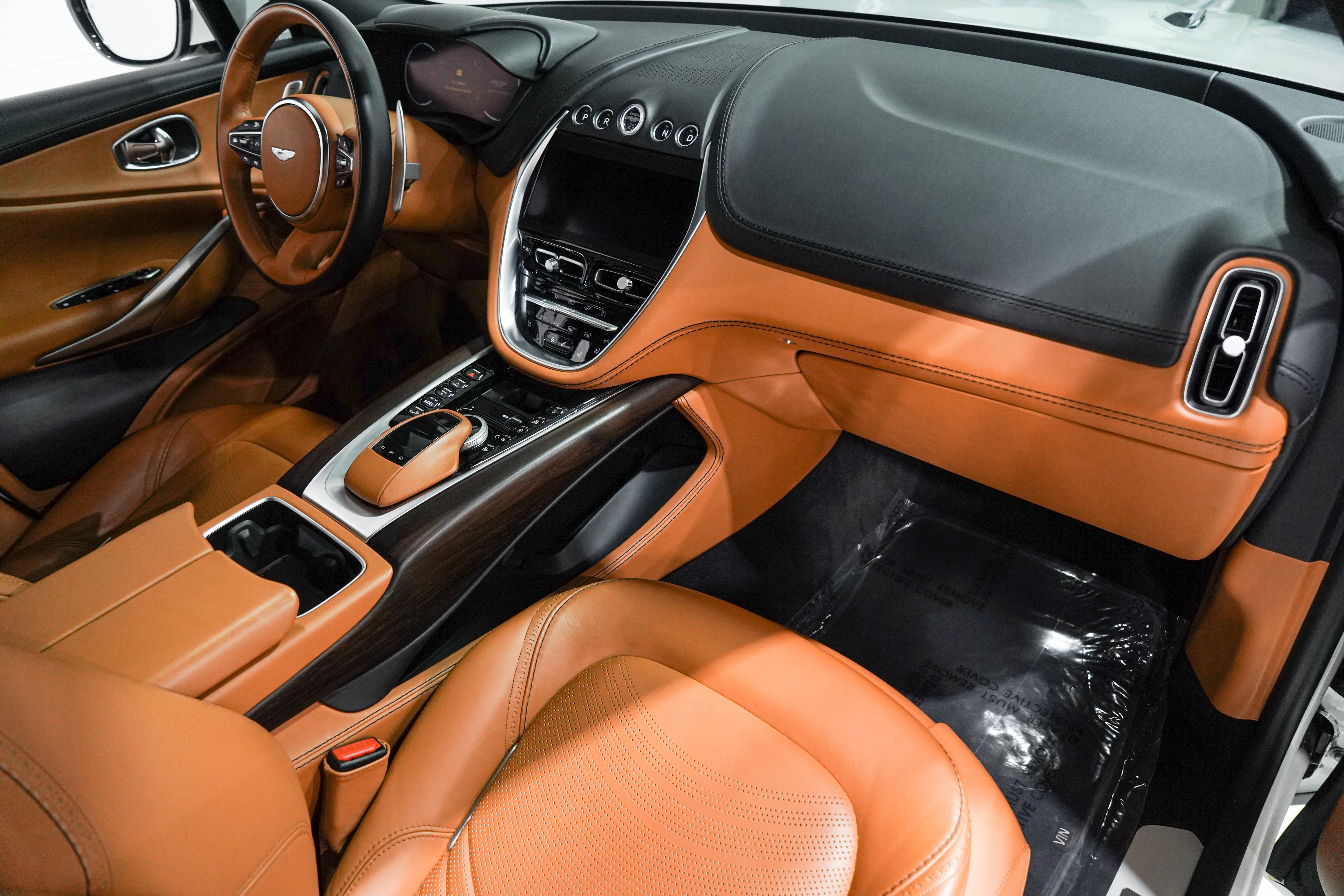 Used 2022 Aston Martin DBX AWD/4WD image 16