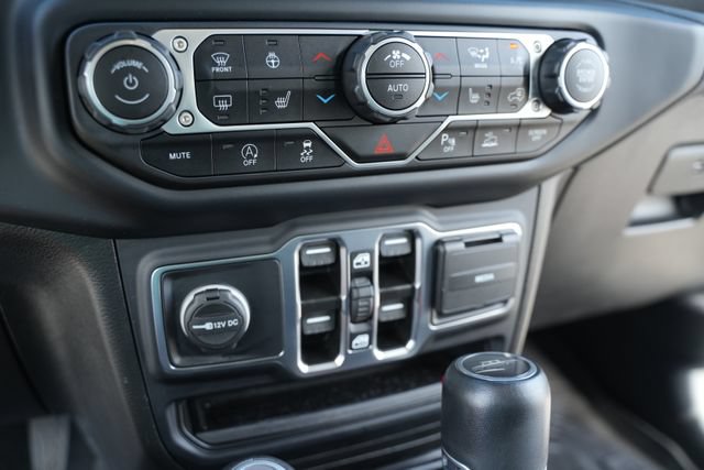 Used 2023 Jeep Gladiator Overland AWD/4WD image 34