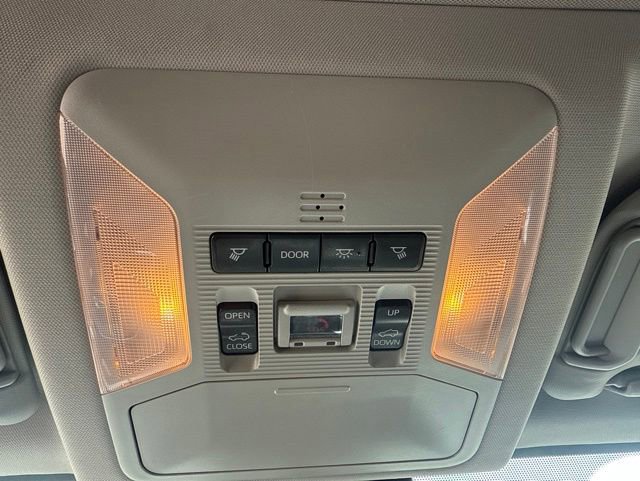 Used 2020 Toyota RAV4 Limited FWD image 32
