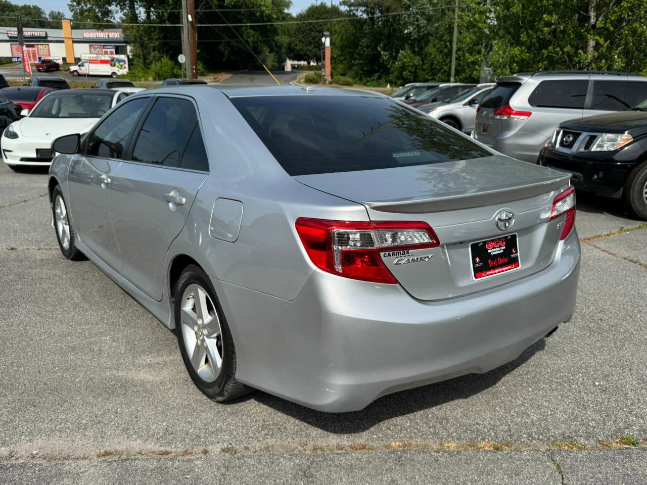 Used 2012 Toyota Camry SE w/ Convenience Pkg FWD image 5