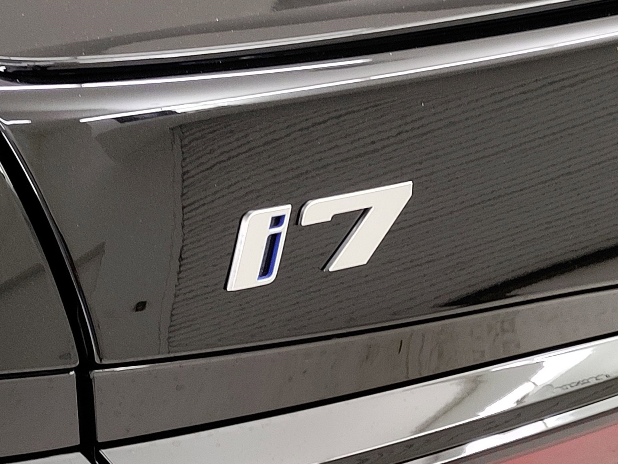 New 2025 BMW i7 xDrive60 w/ Premium Package image 10