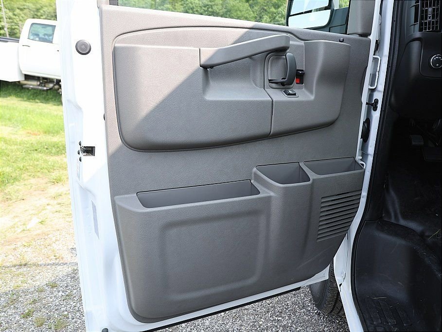 New 2025 Chevrolet Express 2500 w/ Communications Package image 39