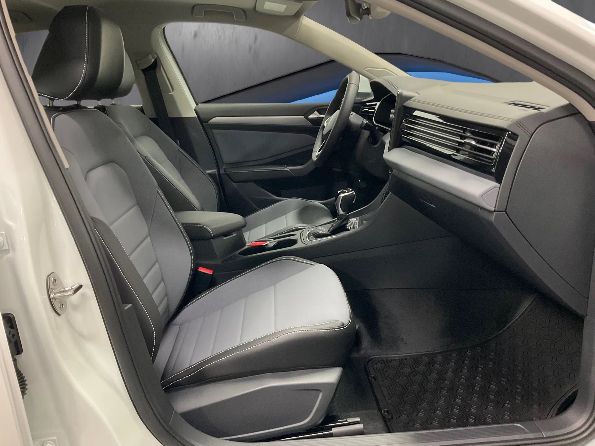 New 2026 Volkswagen Jetta SE image 9